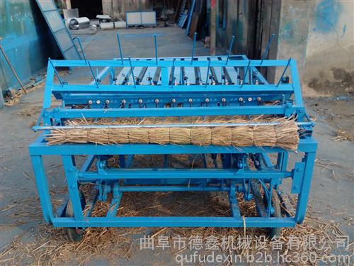 供應(yīng)優(yōu)質(zhì)品牌德鑫大型草簾加工設(shè)備 直銷大型大棚保溫草簾加工設(shè)備 德鑫草簾機