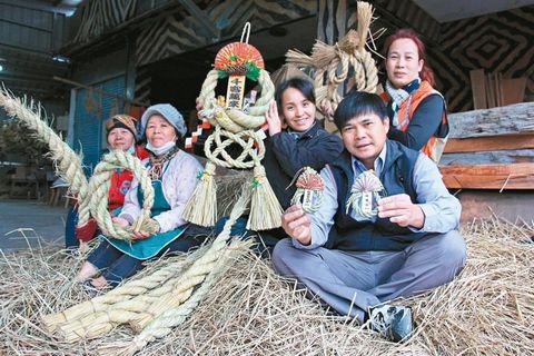 稻草變黃金臺(tái)部落婦女制草繩飾品熱銷島內(nèi)外