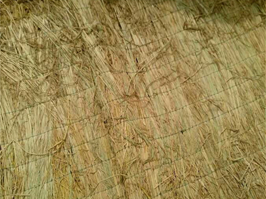 鋼廠草簾的隔熱隔音效果與節(jié)能特性