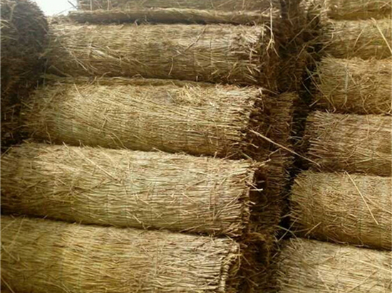 城市美學(xué)的創(chuàng)新拓展：鋼廠草簾的裝飾價值