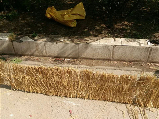 如何根據(jù)防腐性能選擇草苫規(guī)格？助您選購耐用產(chǎn)品