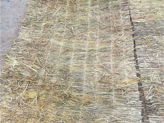 鐵路草苫：保護(hù)鐵路功能，促進(jìn)可持續(xù)發(fā)展！