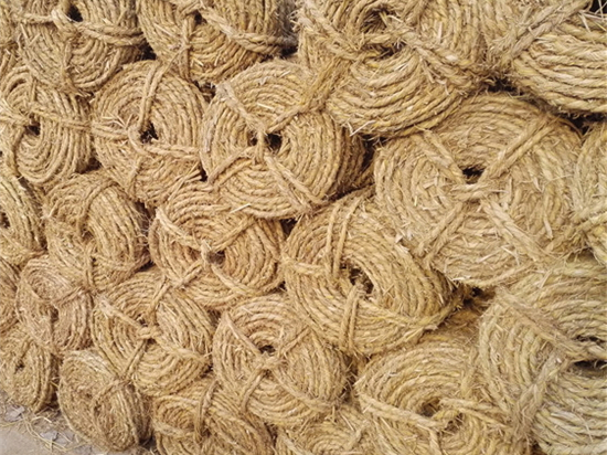 草繩在內(nèi)蒙防風(fēng)治沙中的環(huán)保與經(jīng)濟(jì)性分析 草繩在內(nèi)蒙防風(fēng)治沙中的環(huán)保與經(jīng)濟(jì)性分析