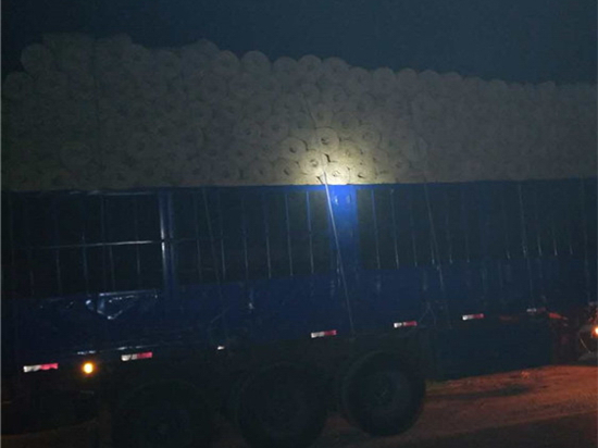 如何選擇適合的設(shè)備包裝防滑管樁草繩