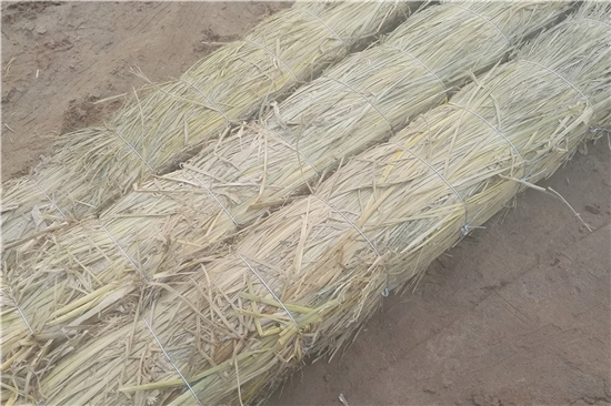 草支墊廠家分享：運(yùn)輸安全從選對(duì)草支墊開始