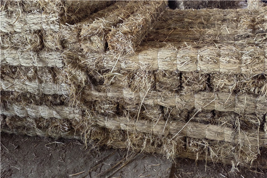 鋼廠鐵路運輸防滑加固稻夫草支墊的運輸與儲存(稻夫草編制品廠)