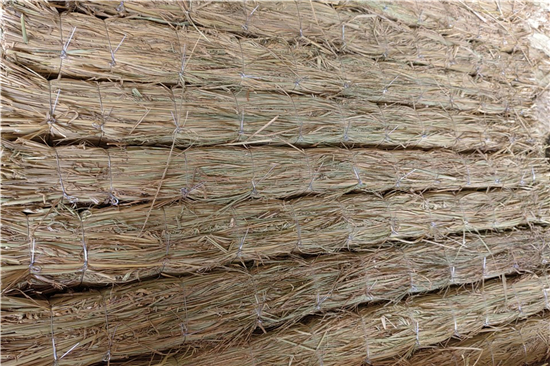 鋼廠鐵路裝載加固防滑草支墊廠家 產(chǎn)品優(yōu)勢解析(防滑草墊使用注意)