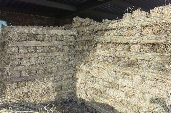 鋼廠鐵路裝載加固防滑草支墊的應(yīng)用(草坪防滑墊)