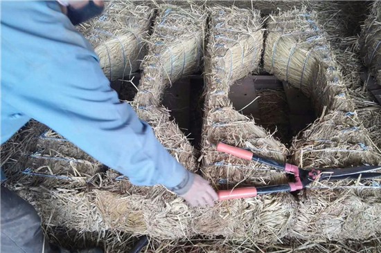 稻夫草支墊助力鐵路貨運安全與效率提升(稻草墊子價格批發(fā))