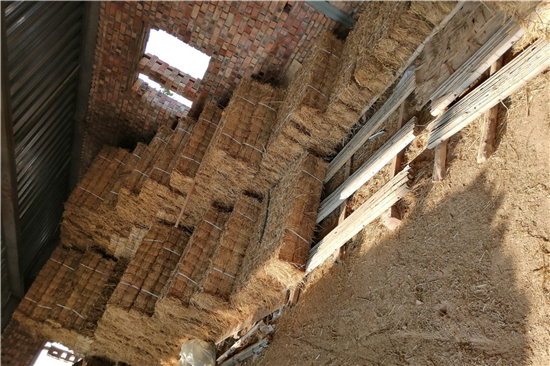 鋼廠鐵路裝載防滑草支墊的性能優(yōu)勢