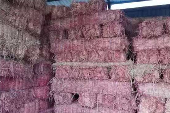 稻夫草支墊助力鐵路貨運(yùn)安全與環(huán)保(稻草墊子)