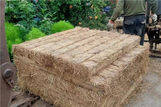 鐵路鋼廠如何選用合適的防滑草支墊？(防滑草墊子)