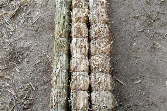 鋼廠鐵路裝載加固防滑草支墊廠家 品質(zhì)保證(防滑草墊使用注意)