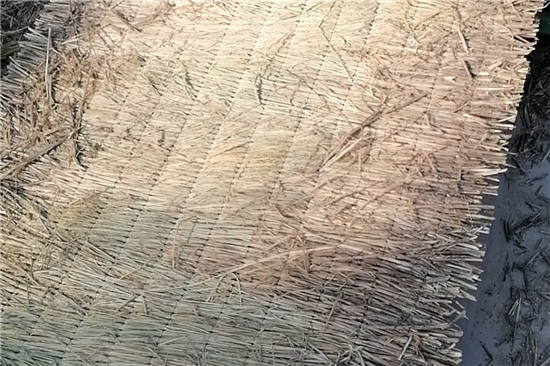 優(yōu)質(zhì)鋼廠鐵路裝載加固防滑草支墊廠家脫穎而出(防滑草墊在哪里有賣)